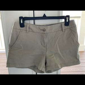 Southern Tide Women’s Khaki Shorts Size 4